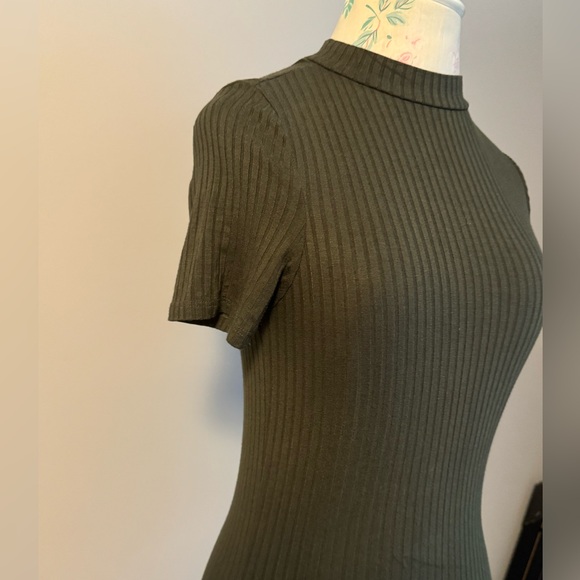 Green Iris Sweater Dress - Picture 2 of 3